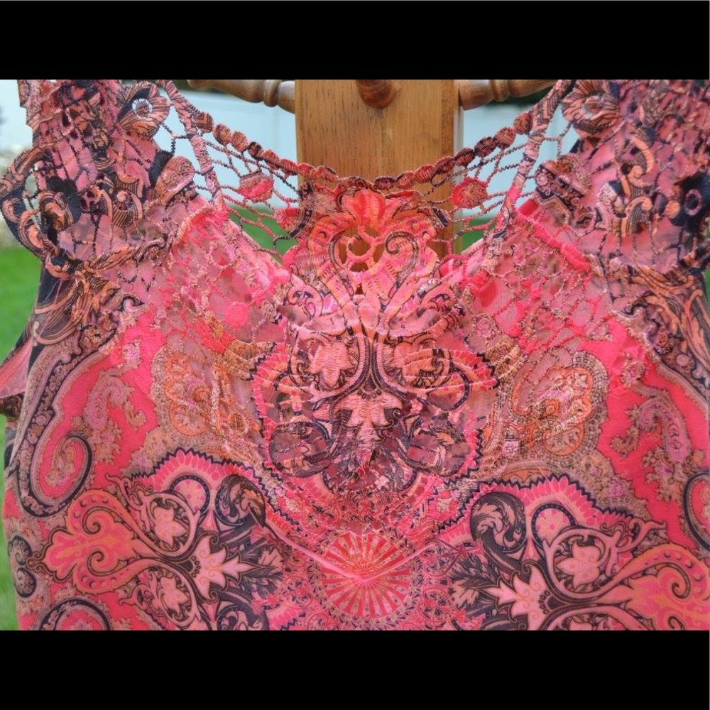 Patterned Tank- Final Price 🎊 - Picture 3 of 6